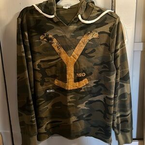Yellowstone women’s camo hoodie